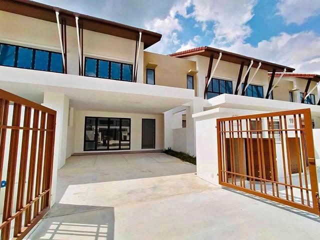 20x75 Double Storey Superlink 4r4b 10ft backyard GG freehold