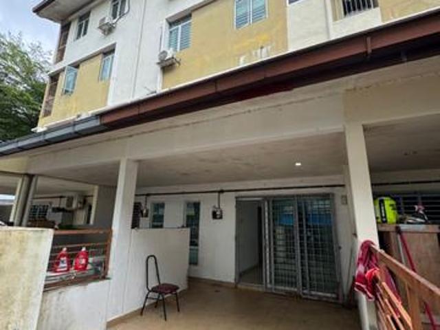 20x90 3 Sty Town House Zenith Residences Bs 144 Bukit Serdang