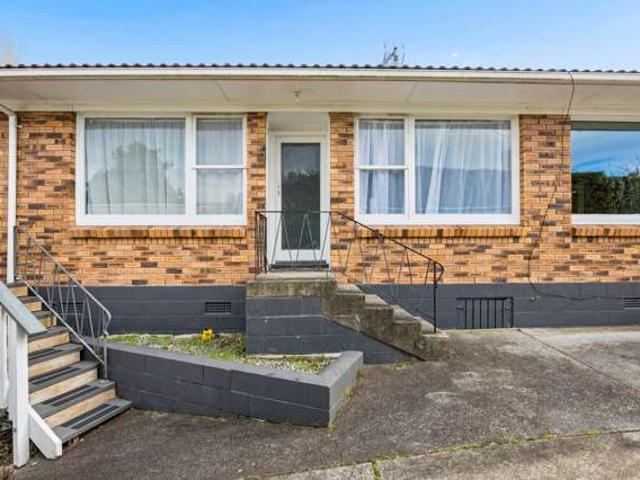 2/1058 Great North Road, Pt Chevalier, Auckland City