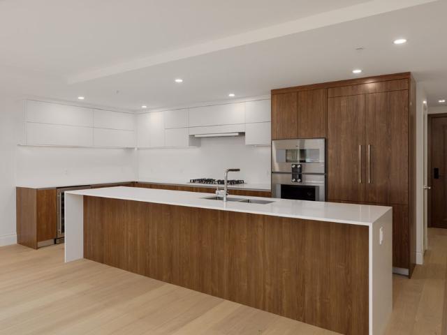 2105 W 46th Ave 3rd Floor, Vancouver
