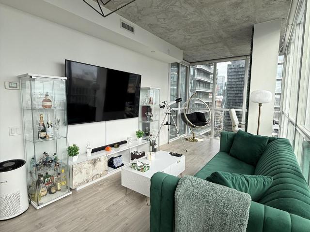 2105 88 Blue Jays Way, Toronto | Leased, C12501 | Condos. Ca