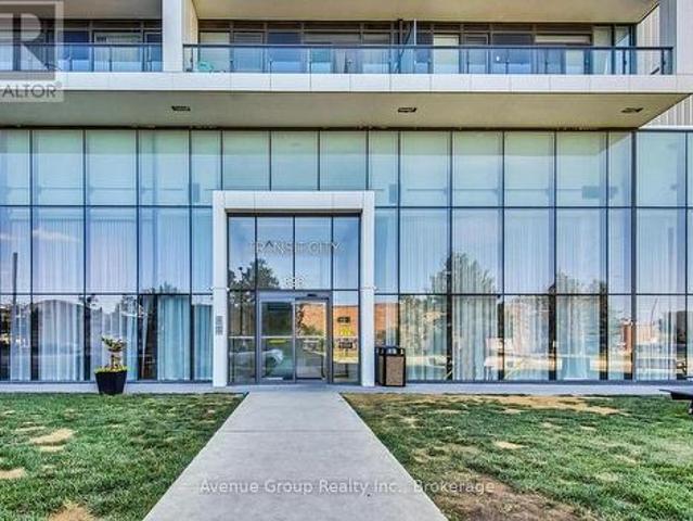 2106 Portage Parkway, Vaughan, ON, L4K 0J6 condo for sale | Listing ID N13611 | Royal LePage