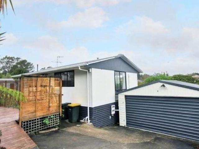 2/109 Oreil Avenue, West Harbour, Waitakere City