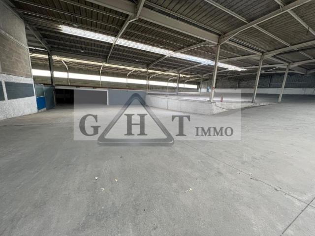 2200 M² ENTREPOT BUREAUX A VENDRE