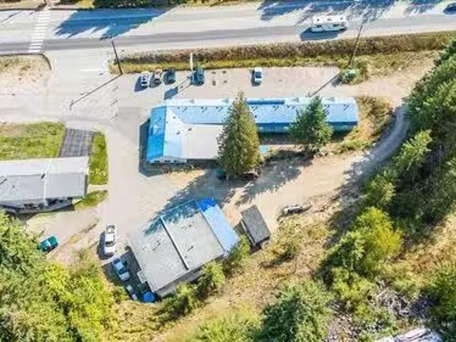 2100 Crestview Crescent, Castlegar, BC, V1N 3B3 investment f.