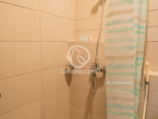 2100 Ft² Flat for Rent
