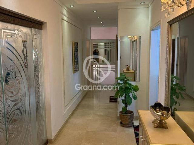 2100 Ft² Flat for Rent