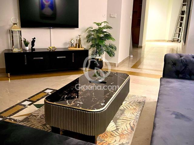 2100 Ft² Flat for Rent