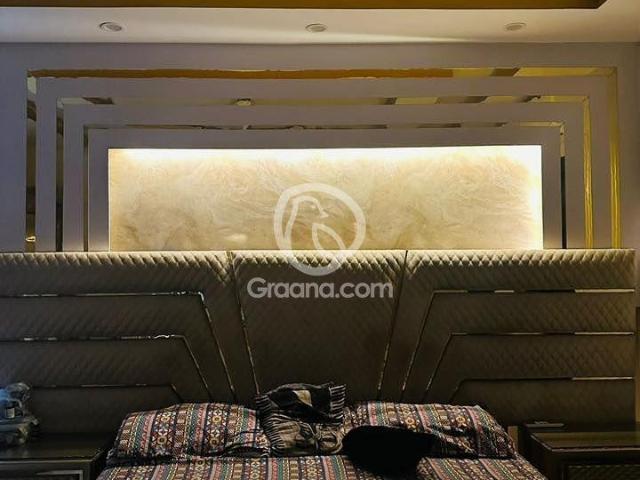 2100 Ft² Flat for Sale