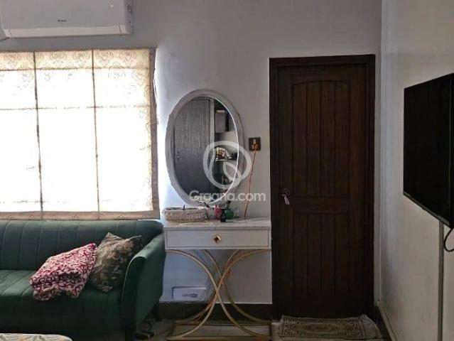 2100 Ft² Flat for Sale