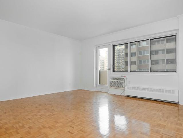 2100 Saint Marc