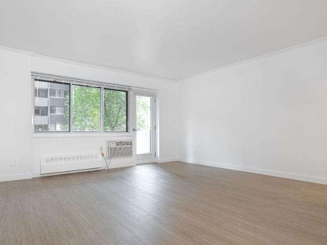 2100 Saint Marc
