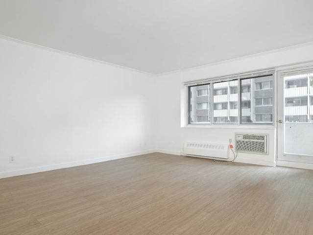 2100 Saint Marc