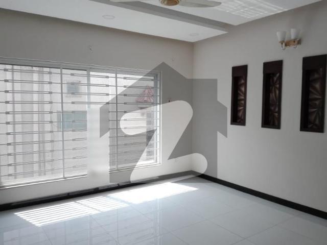 2100 Square Feet House In Islamabad Is Available For sale F 11/3