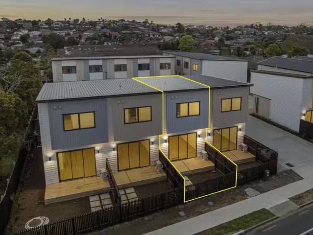 2/103 Botany Road, Botany Downs, Manukau City Real Estate
