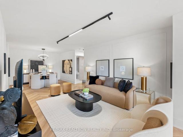210 11 Townsgate Drive, Thornhill | For Sale @ $918,000 | Condos. Ca