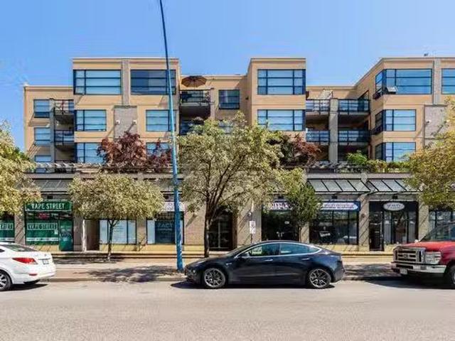 210 124 W 3 Street, North Vancouver, BC, V7M 1E8 Single Fami.