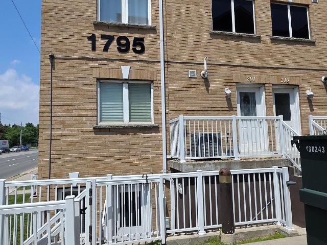 210 1 Markham Road E, Scarborough | 2Beds/2Bath, Townhouse, $2,300/mo | Condos. Ca