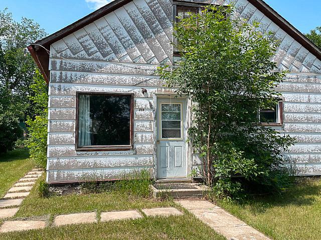210 2nd St. E Lafleche