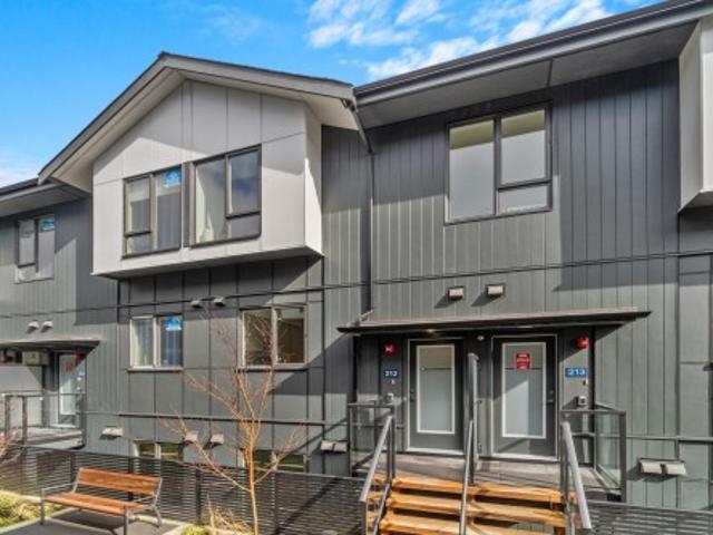 210 716 Th Avenue, Burnaby, BC, V3N 0K1 Single Family Property For Sale | Listing ID R3115 | Royal LePage