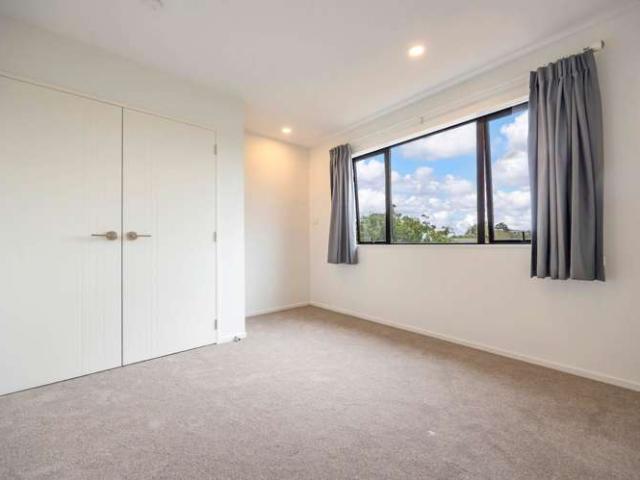2/10 Camp Road, Mt Wellington, Auckland City