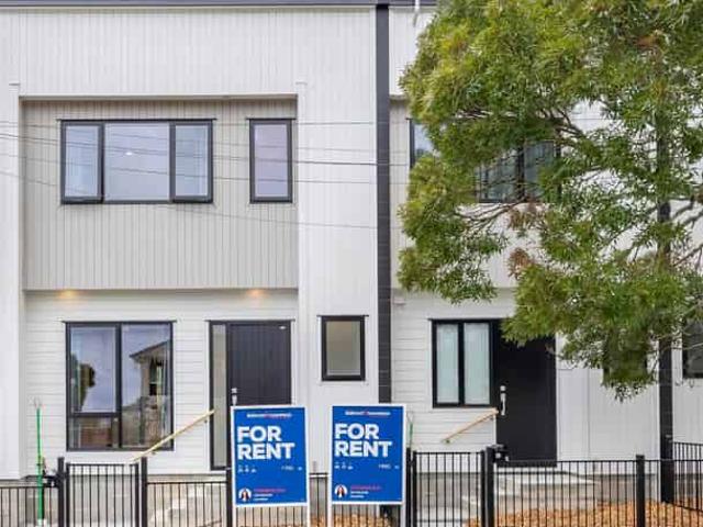2/10 Camp Road, Mount Wellington, Auckland City