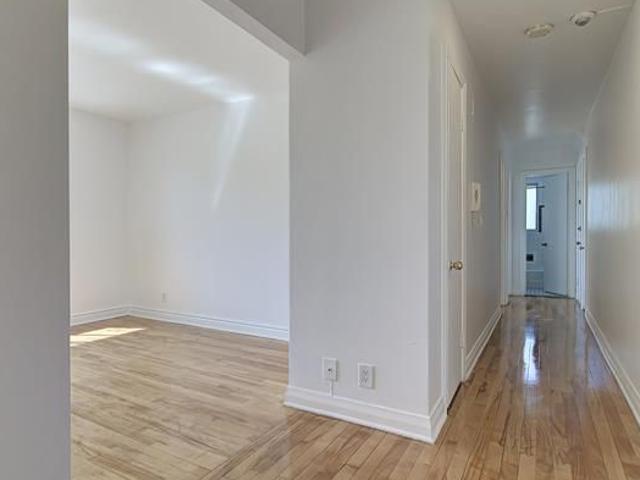 210 Av. Cloverdale