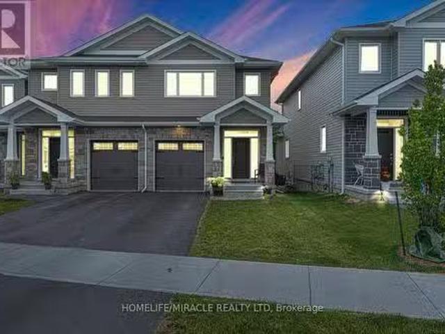 210 Heritage Park Drive, Greater Napanee, ON, K7R 0C8 house.