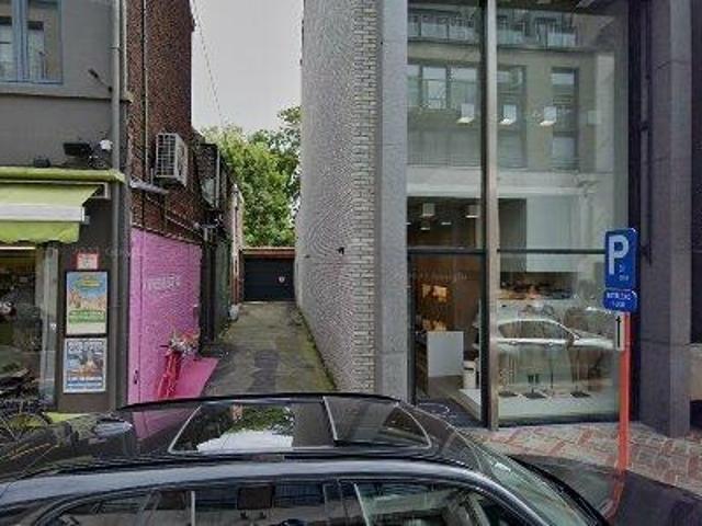 210 m2 office space for rent in Roeselare
