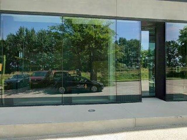 210 m2 office space for rent in Waregem