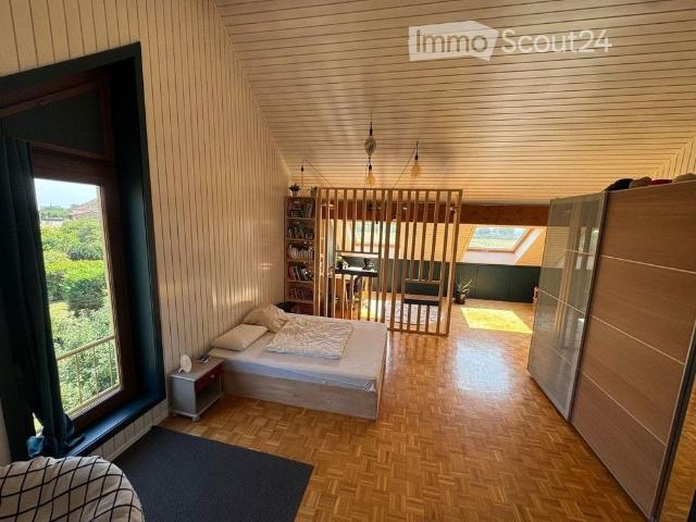 210 m²