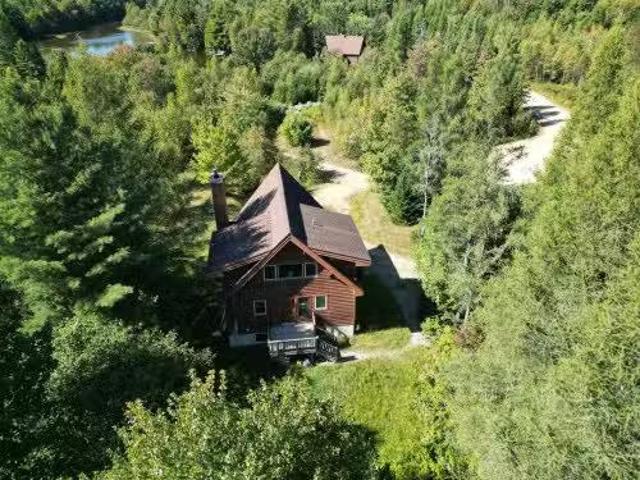 210 Rue Préville, Saint Alphonse Rodriguez, QC, J0K 1W0 hous.