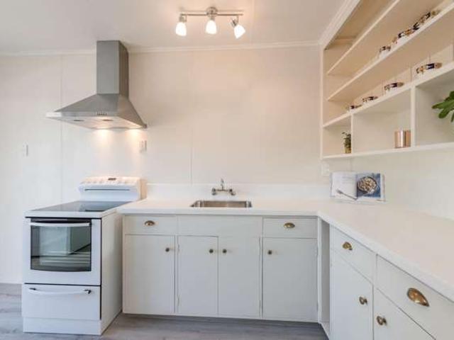 2/10 William Street, 1937, Tasman