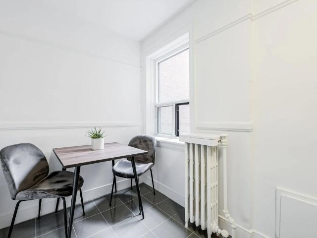 210 Wychwood Avenue 1 Bedroom Apartment for Rent at 210 Wychwood Ave, Toronto, ON M6C 2T3 Humewood