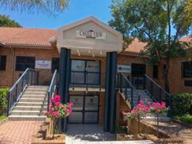 210m² office available for rent in e.
