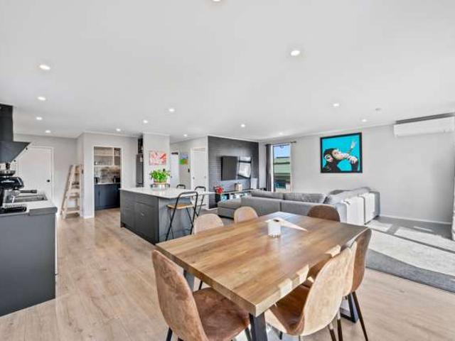 2/114 Kervil Avenue, Te Atatu Peninsula, Waitakere City
