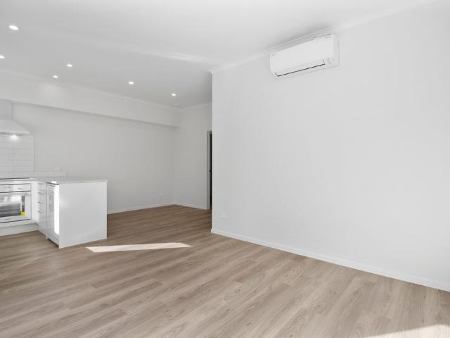 2/1152 Victoria Street