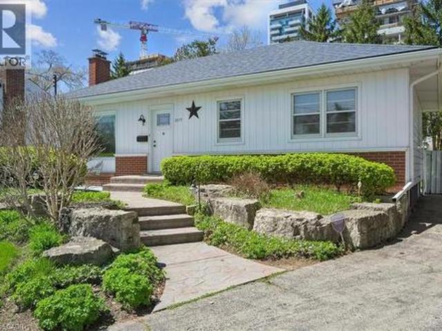 2117 Edinburgh Drive, Burlington, ON, L7R 2C8 house for sale | Listing ID 40825 | Royal LePage