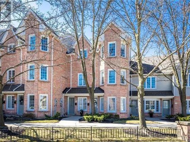 102 2 Cleaver Avenue, Burlington, ON, L7M 3Z3 house for sale | Listing ID 40713 | Royal LePage