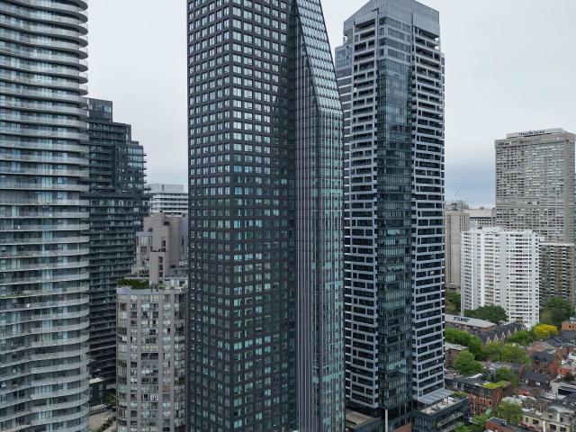 2111 8 Wellesley Street W, Toronto | Terminated, C12699 | Condos. Ca