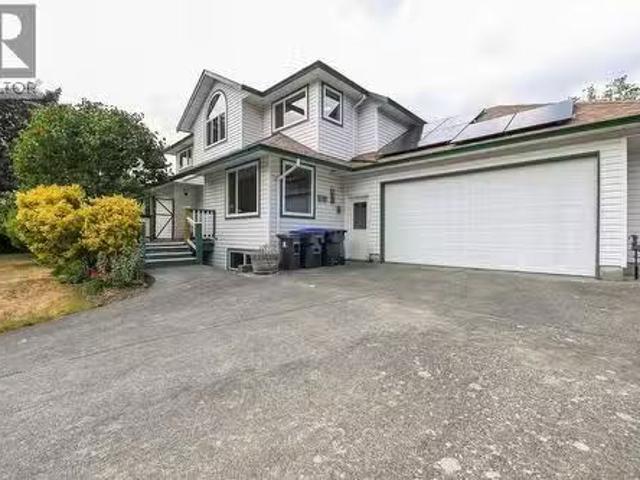 2112 Stellar Crt, Comox, BC, V9M 3L6 house for sale Listing.