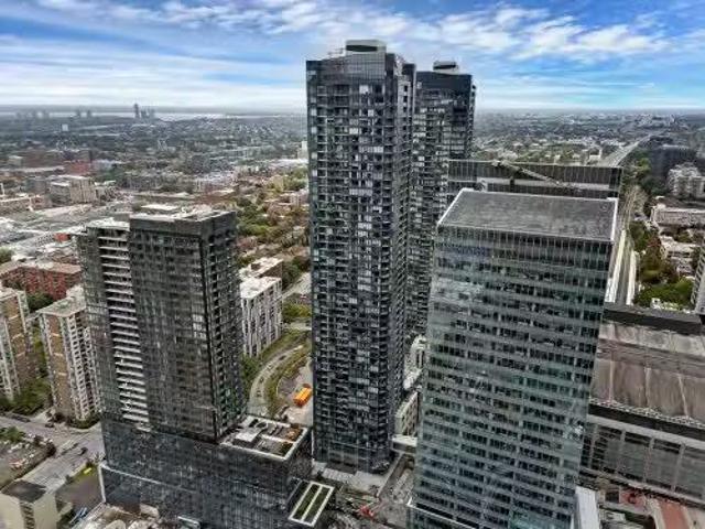 2112 1188 Rue St Antoine O. Montréal Ville Marie, QC, H3C 1B.