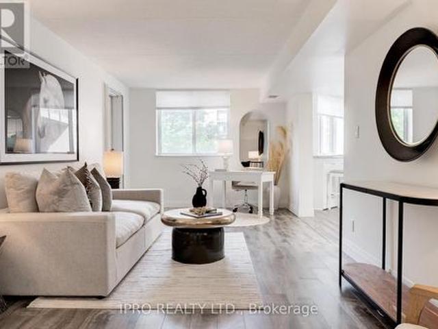 211 3 Upper Middle Road, Burlington, ON, L7M 4M7 condo for sale | Listing ID W12227 | Royal LePage