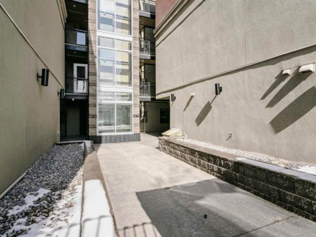 211 1080 Avenue, Edmonton, AB, T6E 0X7 condo for sale | Listing ID E4480 | Royal LePage
