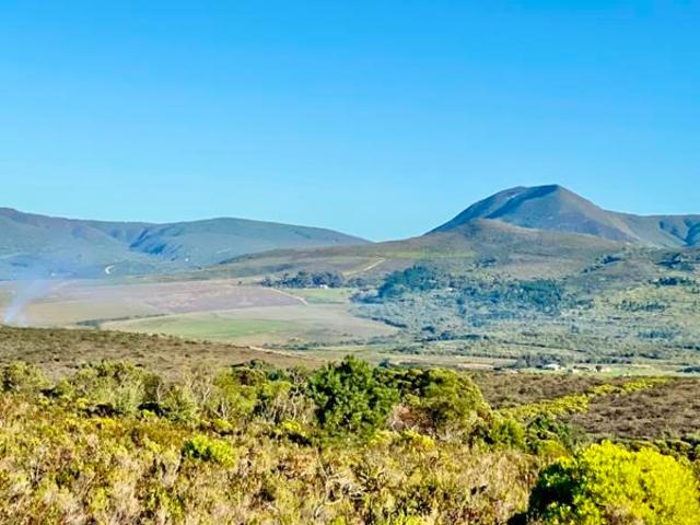 211.7 ha Land available in Stanford