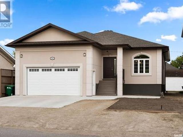 211 7Th Street, Pilot Butte, SK, S0G 3Z0 house for sale Lis.
