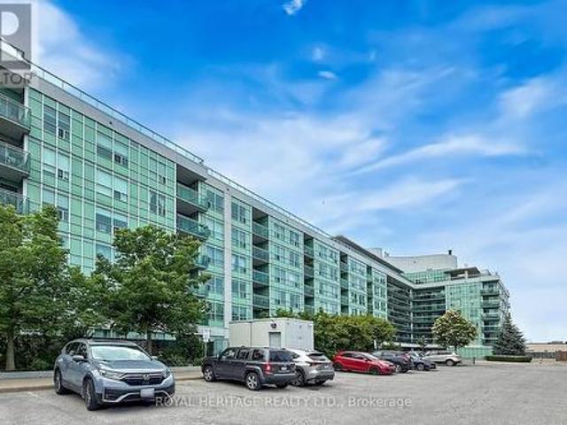 211 60 Fairfax Crescent S, Toronto Clairlea Birchmount, ON, M1L 0E1 condo for sale | Listing ID E12252 | Royal LePage