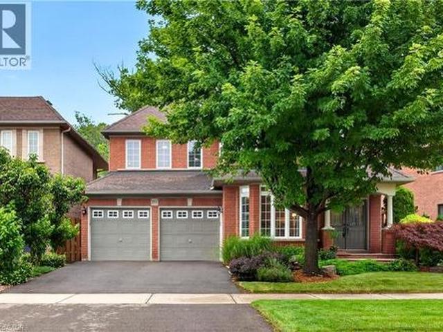 211 Creek Path Avenue, Oakville, ON, L5L 6T5 house for sale | Listing ID 40849 | Royal LePage