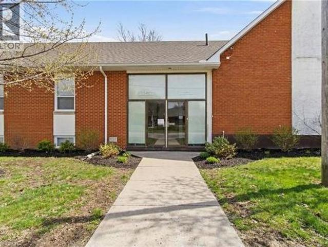 211 Birmingham Street W, Mount Forest, ON, N0G 2L1 commercial for sale | Listing ID 40846 | Royal LePage