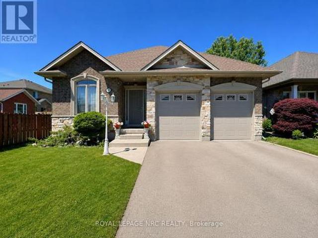 211 First Street Louth, St. Catharines Grapeview, ON, L2W 1C2 house for sale | Listing ID X13586 | Royal LePage